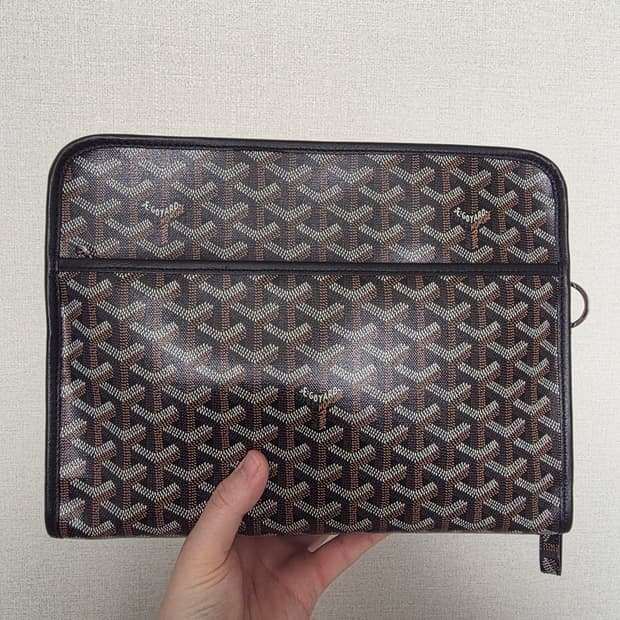 고야드 쥬방스 클러치 GM사이즈 블랙 색상 판매합니다