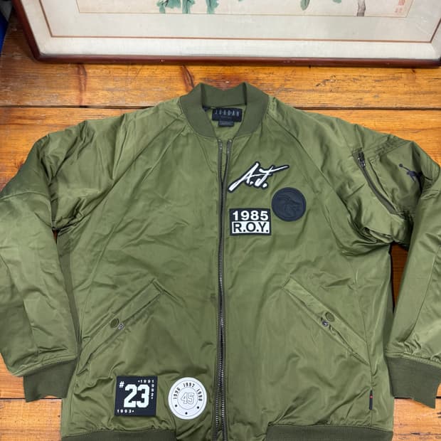 조던 항공점퍼 사이즈 L 새상품급