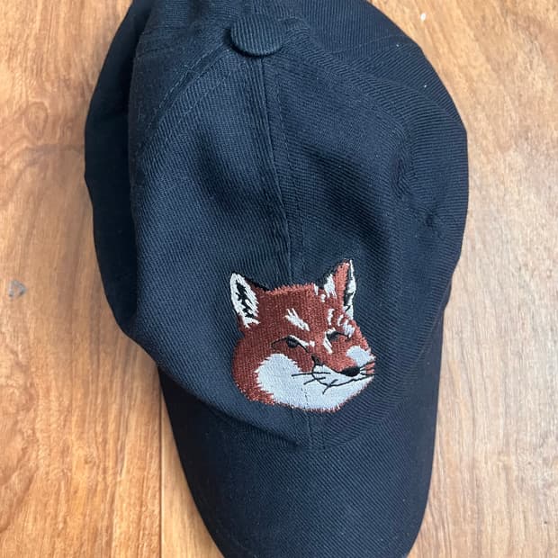 메종키츠네 폭스헤드 볼캡 남색