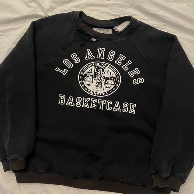 basketcase gallery 팝업 익스클루시브 맨투맨 크루넥 블랙
