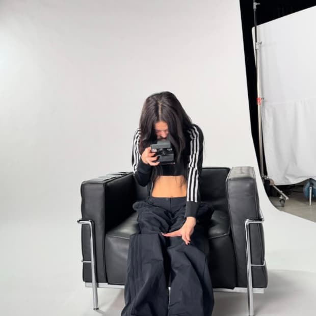 아디다스 비대칭 우븐 팬츠 와이드 바지 JX8111 구합니다