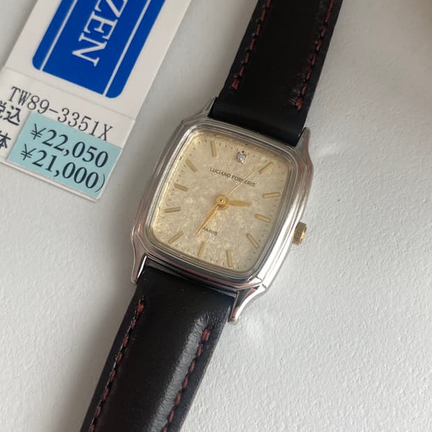 LUCIANO FORNERIS 루치아노 포르네리스 샴페인 골드 스퀘어쿼츠