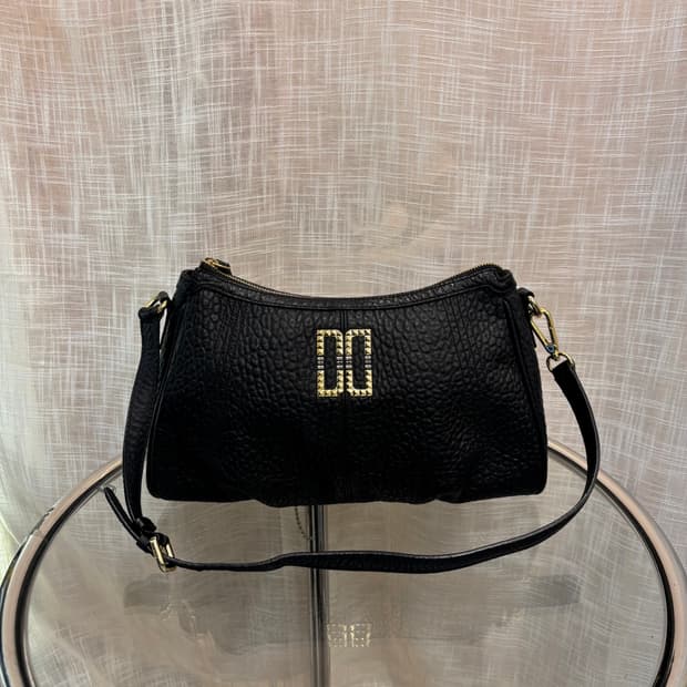 정품 닥스 금장 가죽 숄더백    