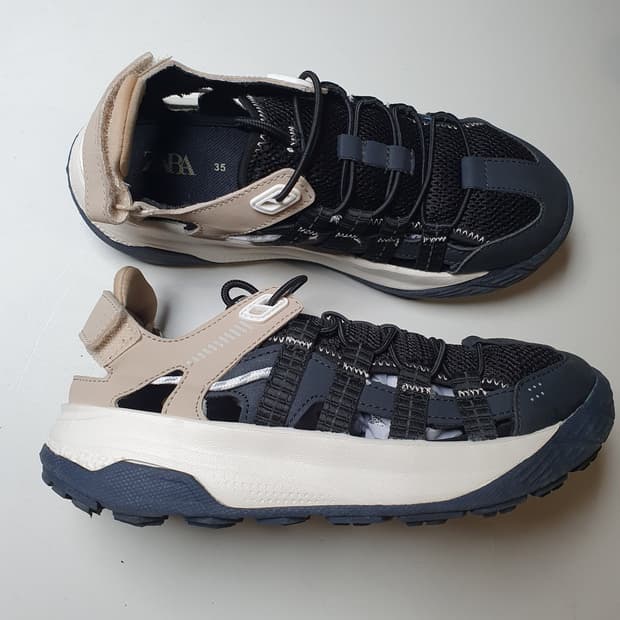 ZARA 컷아웃 샌들 블랙 235mm