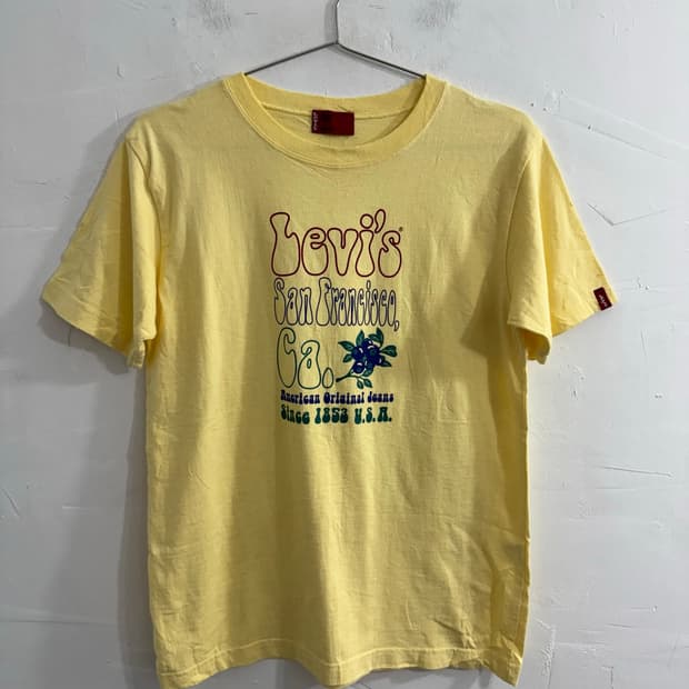 Levi’s red tab printing tshirt