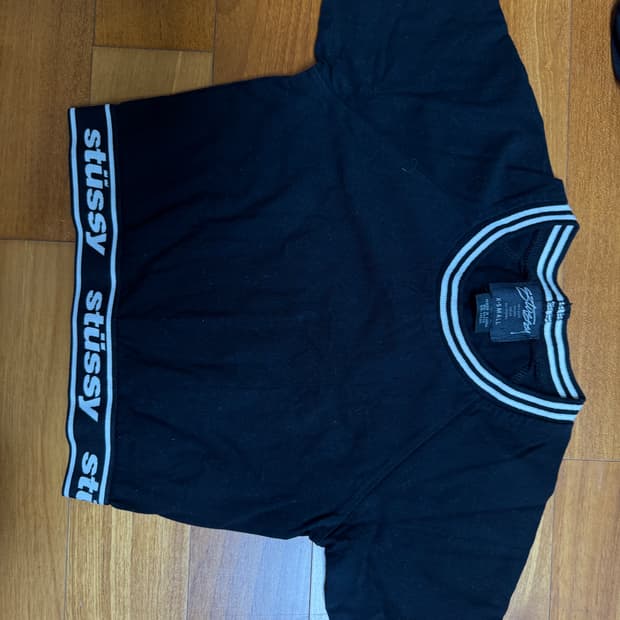 Stussy 크롭탑