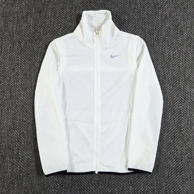 나이키 화이트 러닝 바람막이
