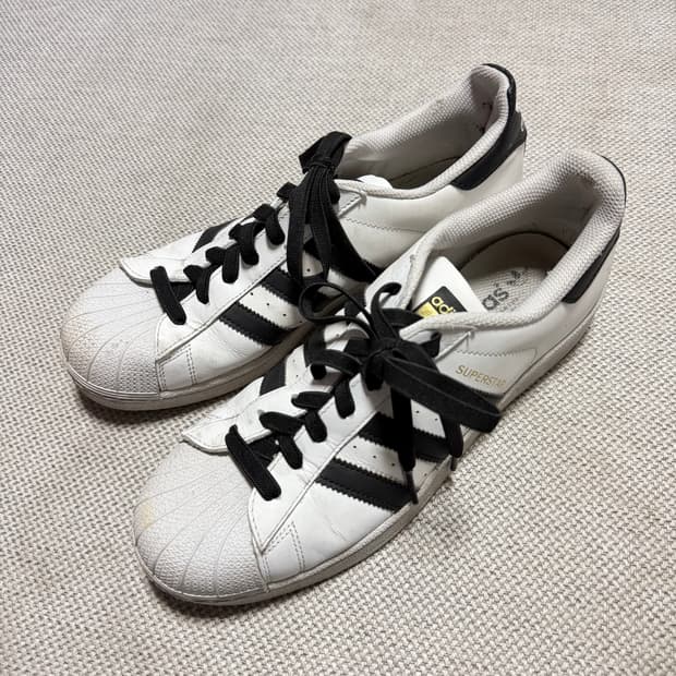 아디다스 슈퍼스타 흰검