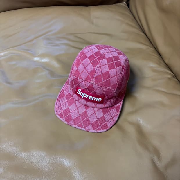 Supreme 슈프림 아가일 레드 캠프캡 모자 (Argyle red)