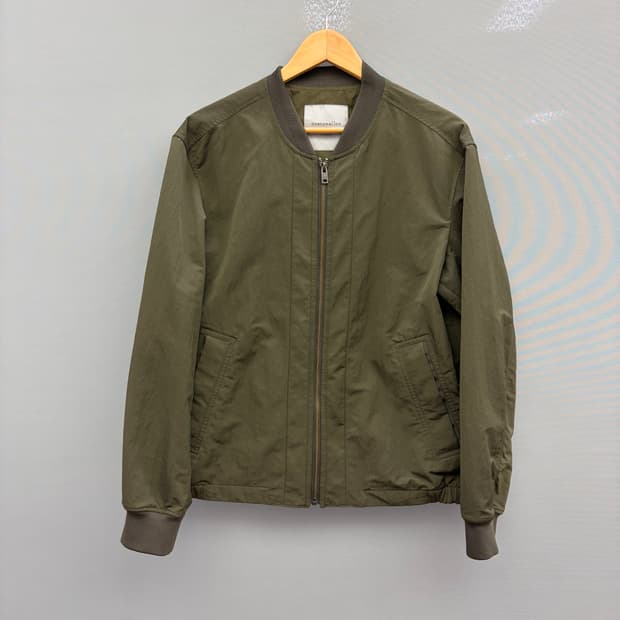 커스텀멜로우 24ss 카키색상 자켓