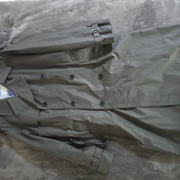 버버리 캐슬포드 숏 트렌치 코트