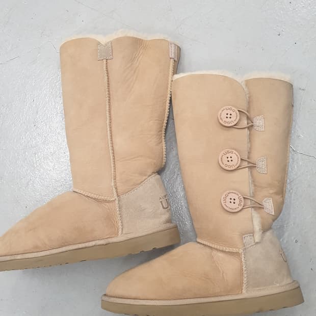 UGG 어그 베일리 버튼 롱 부츠240