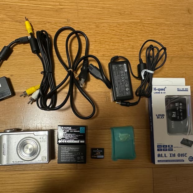 후지필름 finepix f10 파인픽스 빈티지디카 Y2K