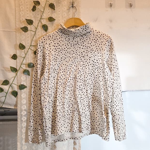 브라운 별패턴 목폴라 슬리브