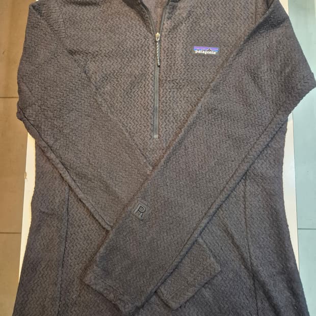 파타고니아 R1 에어 1/2 지퍼 풀오버 여성 블랙 스웨터 긴 소매 내부