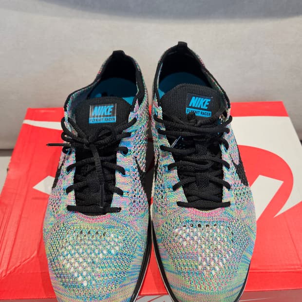 나이키 플라이니트 레이서 멀티컬러 260