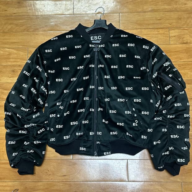 ESC studio 벨벳 크롭 봄버점퍼