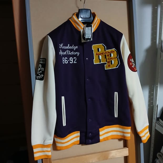 택붙은 미사용 해외판 스컬 바시티 져지 트랙 야구자켓