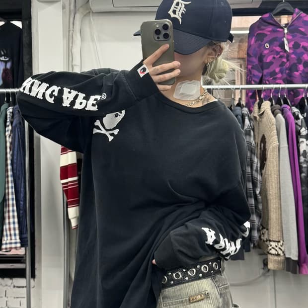 베이프 사이드 스컬 롱슬리브