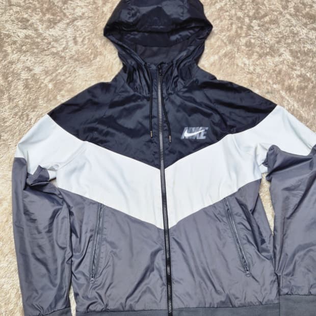 나이키 바람막이 M 블랙/화이트/회색