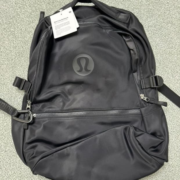 새상품)룰루레몬 뉴크루 백팩 블랙 22L