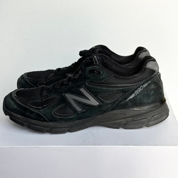 New Balance 990 V4 triple black shoes