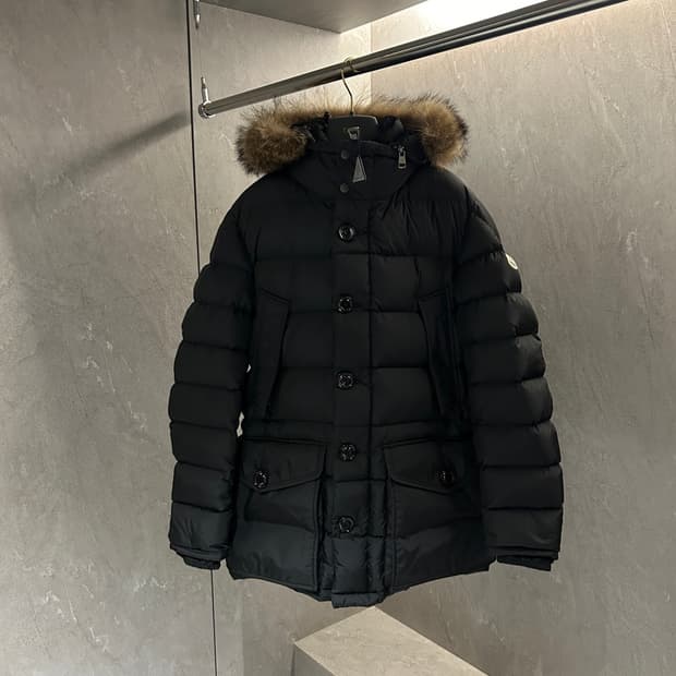 몽클레어 코요테 퍼 클루니 패딩