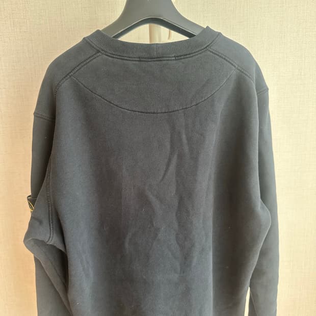 스톤아일랜드 맨투맨 블랙