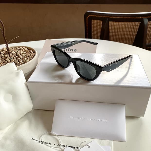 젠틀 몬스터 x 메종 마르지엘라 MM208-01 블랙