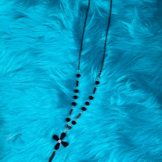 Black Flower Pendant Necklace