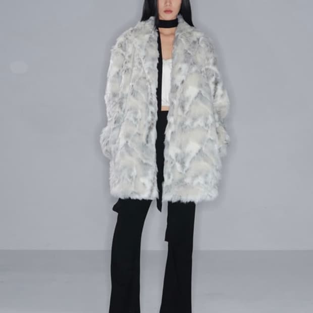 나체 페이크 하프 퍼코트