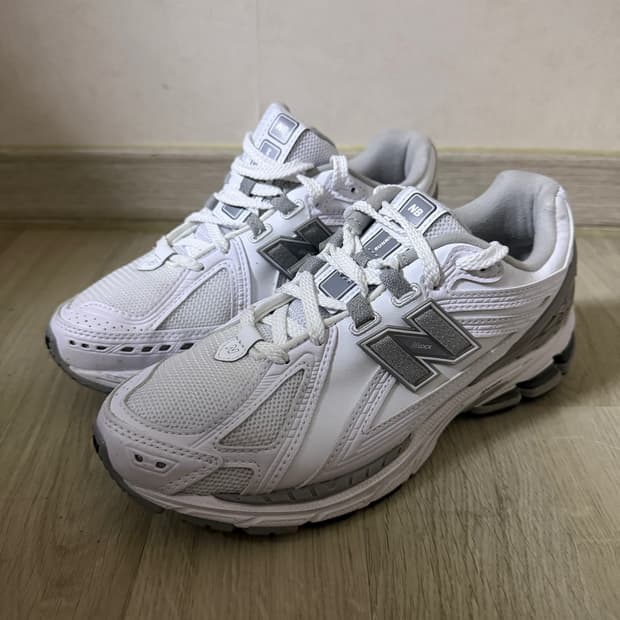 뉴발란스 1906R 화이트 M1906RE (255)