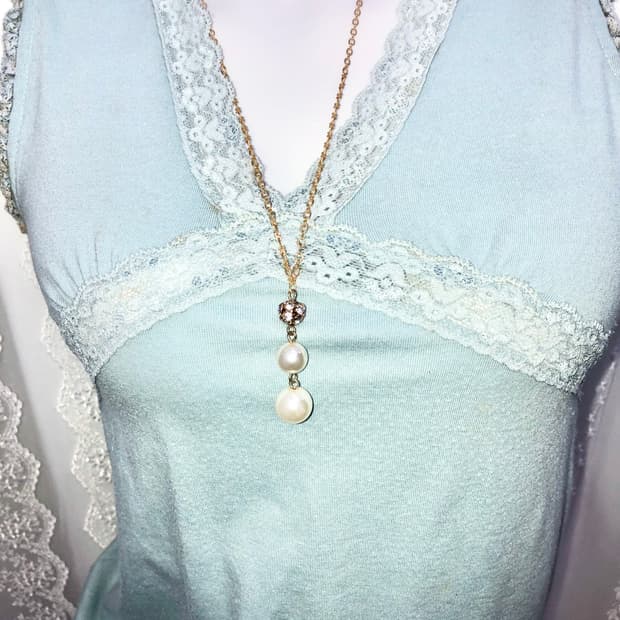 gold pearl necklace