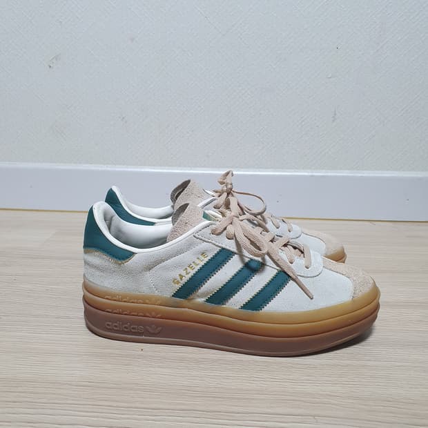 아디다스 가젤 볼드 스니커즈 245