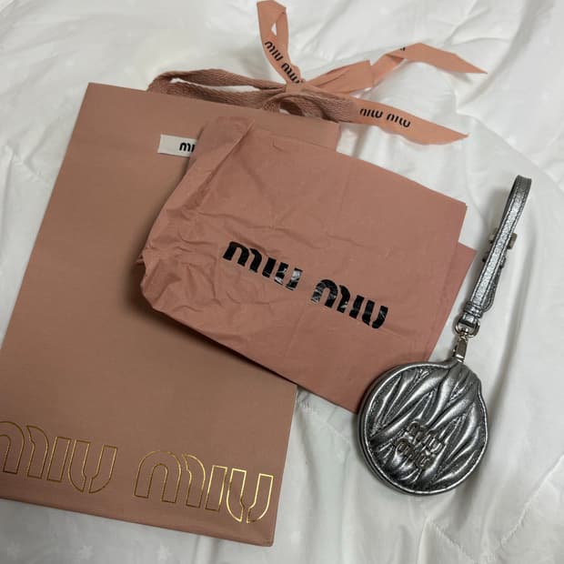 미우미우 마테라쎄 실버 거울 키링 키홀더