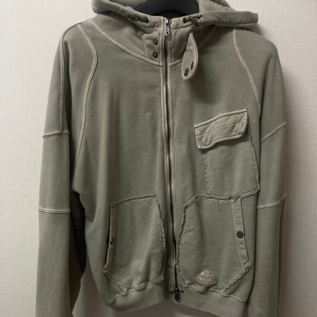 트래블) 쓰리 포켓 하이넥 피그먼트 후드 집업 자켓 스카이 그레이