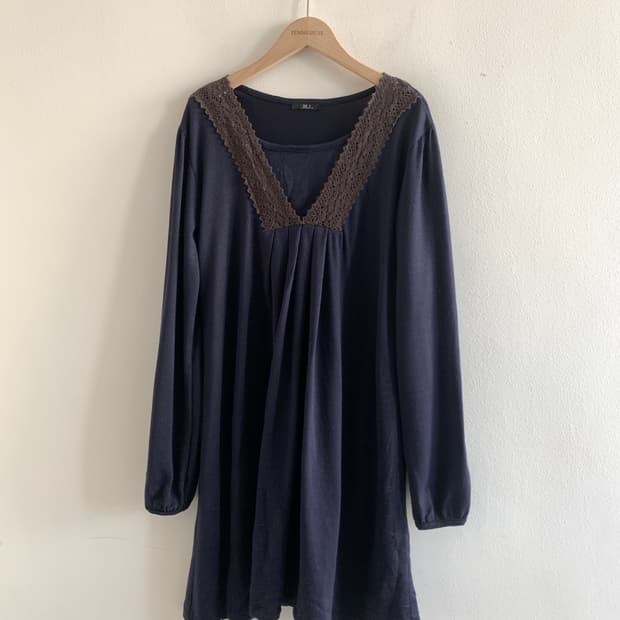 V neck lace navy dress