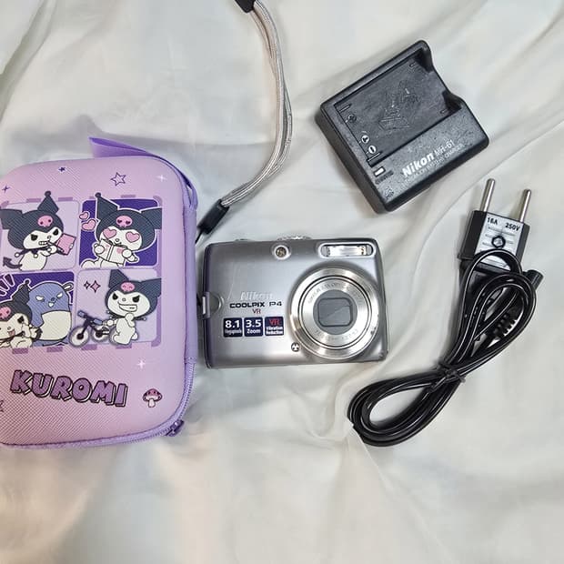 니콘 쿨픽스 coolpix P4 디카