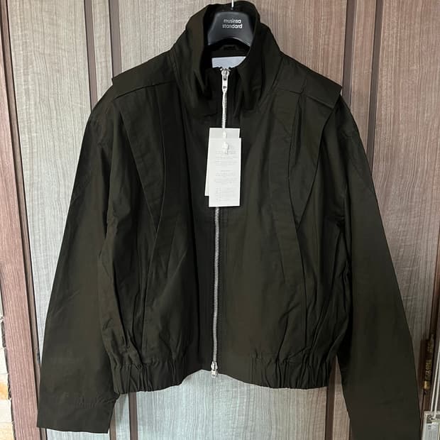 [새상품] 르마드 코튼 하이넥 숏 블루종 자켓 카키