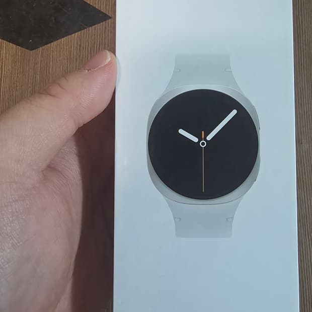 갤럭시 워치8 40mm LTE 미개봉 새제품 (실버)