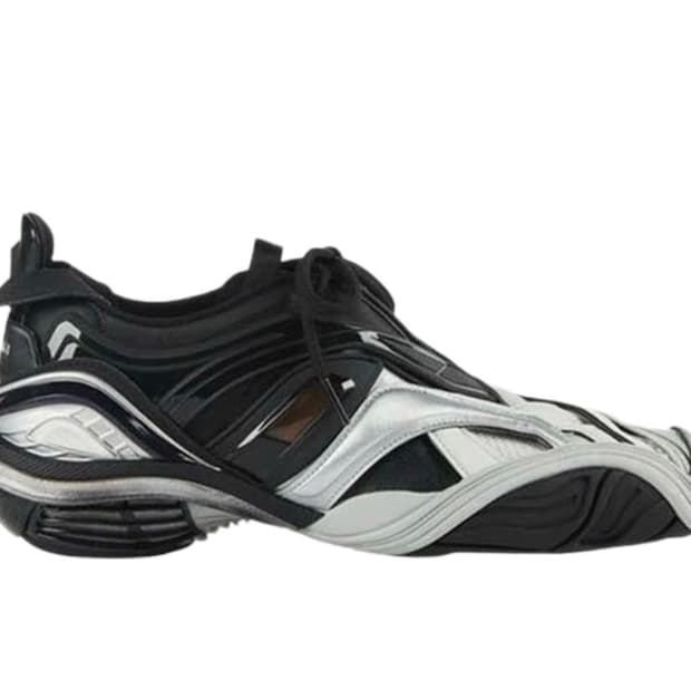 발렌시아가 타이렉스 42사이즈 270사이즈