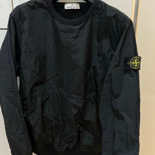 스톤아일랜드 나일론메탈 맨투맨 L (새상품급,한정판)