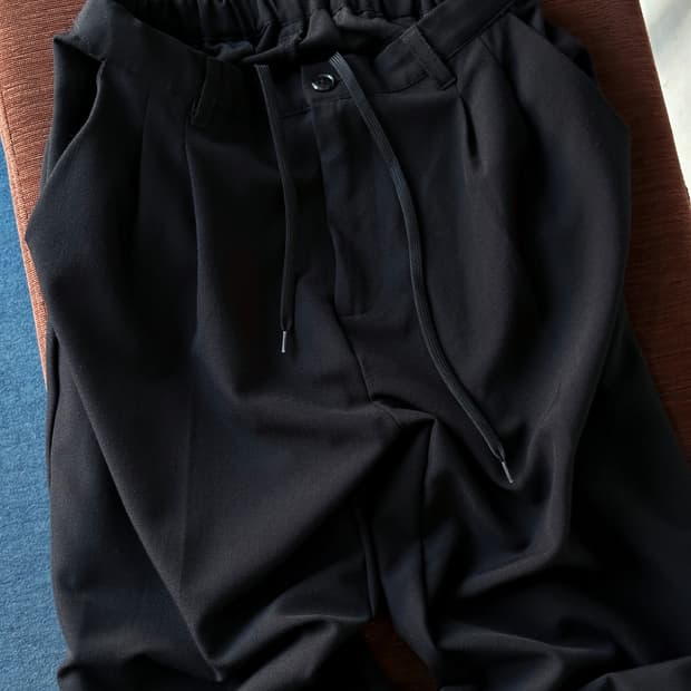 Poly rayon 2 tuck wide straight easy tro