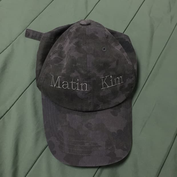 마뗑킴 카모플라쥬 패턴 모자 차콜 (현재판매중단)