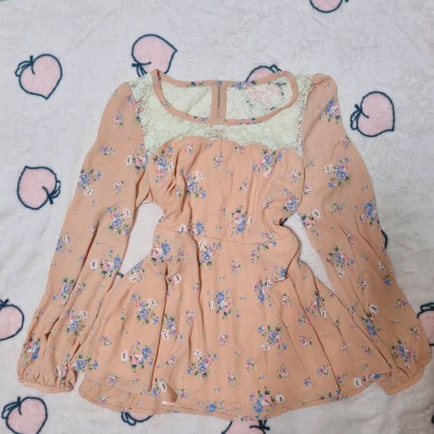 잉그니 플라워 블라우스