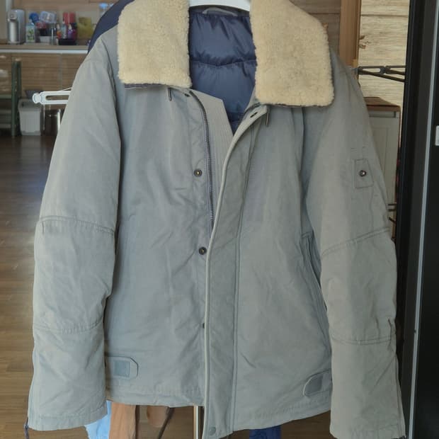 시리즈 라파예트 양털 카라 패딩 100