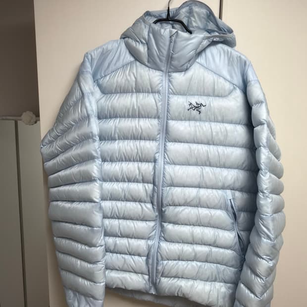 아크테릭스 세륨 후디 루센트 xl 팝니다