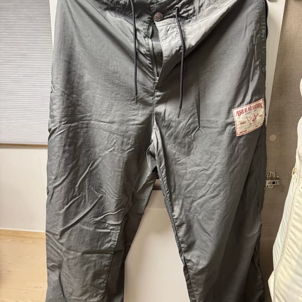 트루릴리전 NOBLE WOVEN PANTS KAKHI