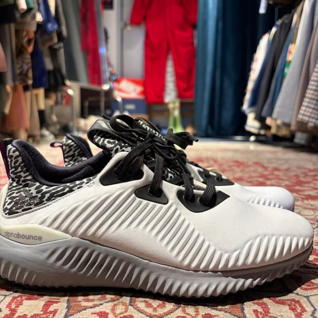 아디다스 알파바운스