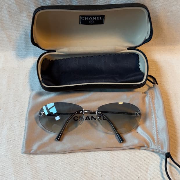 샤넬 실버 무테 선글라스